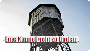 Ein Turm geht zu Boden